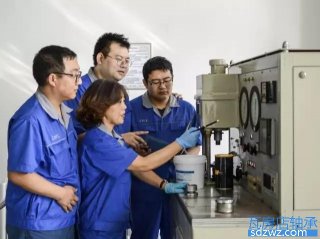 公司成功研發3種規格ZWZ軸承專用潤滑脂